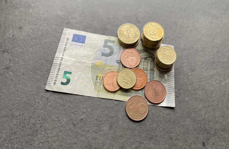 euromunten en biljet