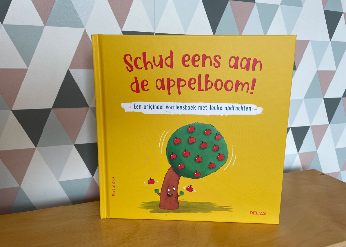 Voorkant van het boek Schud eens aan de appelboom! van Nico Stermbaum