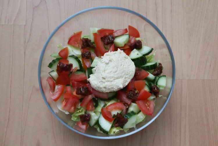 Gezonde salade met 5 ingrediënten.