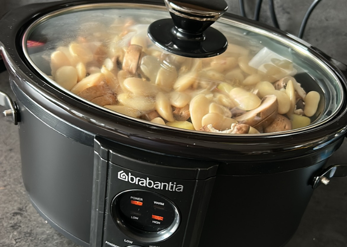 Winterse pompoenstoof uit de slowcooker