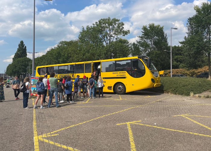 Uitjes in Rotterdam: Vaar met de bus het water in met Splashtours.