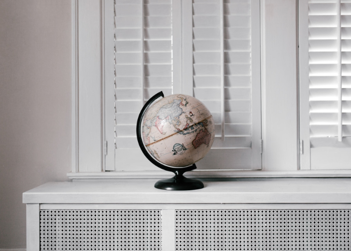 Cv ombouw in de kinderkamer met opbergruimte.