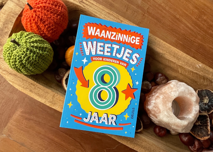 Informatief kinderboek 'Waanzinnige weetjes voor kinderen van 8 jaar'.