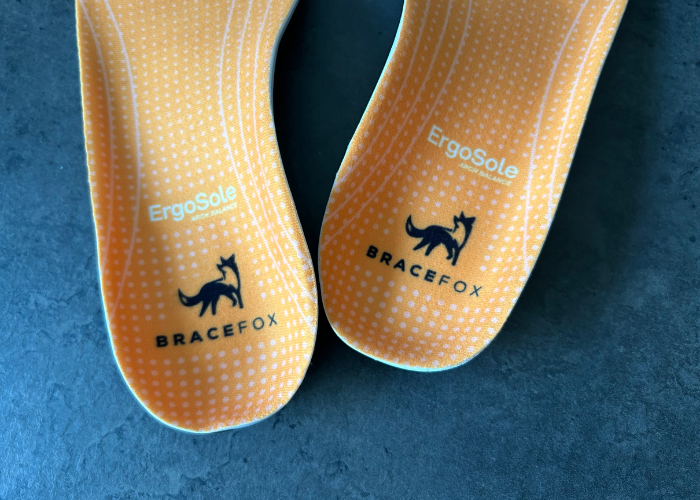 Hielspoor klachten verminderen en voorkomen door inlegzooltjes