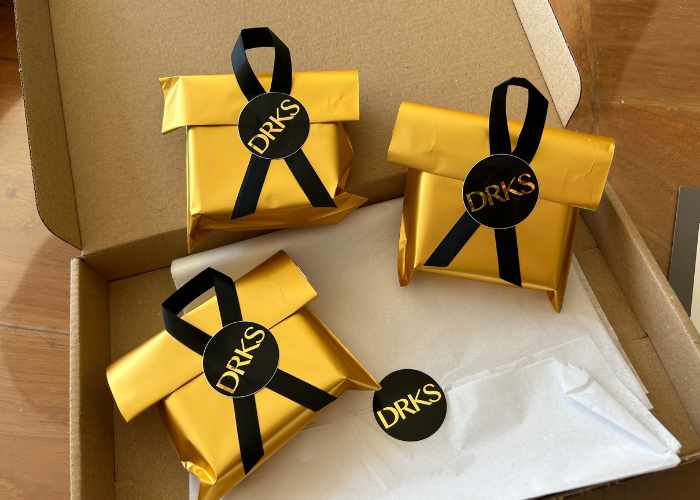 DRKS sieraden mooi verpakt.